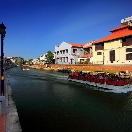 Orkid Hotel Melaka Екстериор снимка