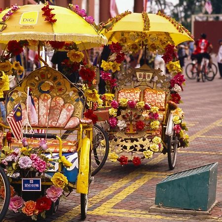 Orkid Hotel Melaka Екстериор снимка