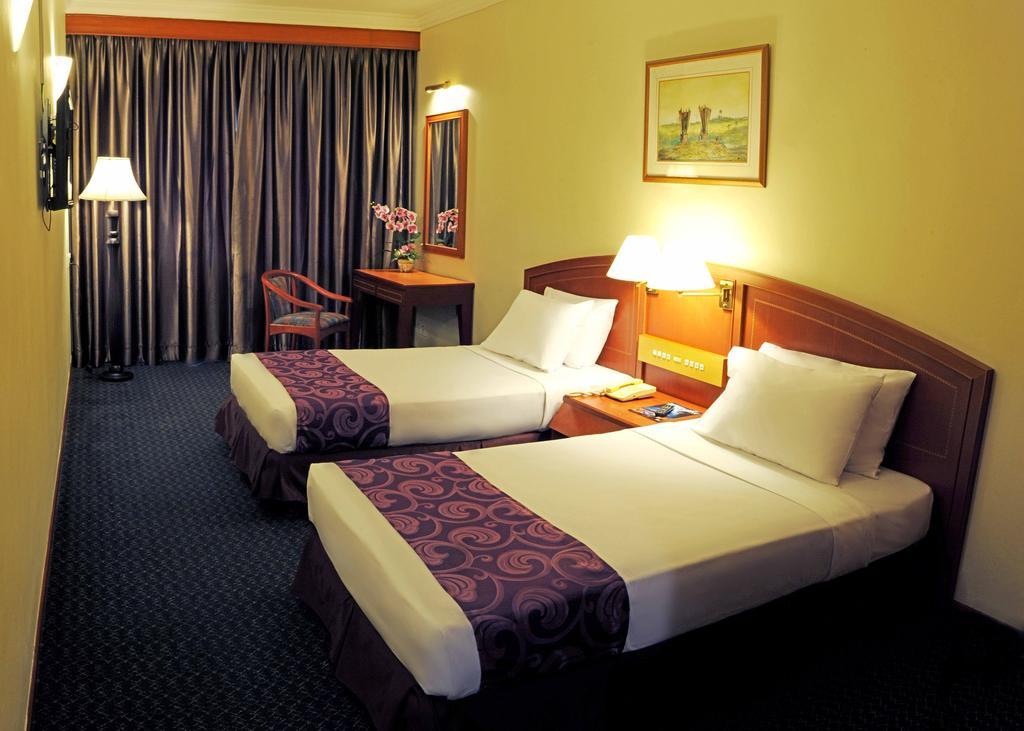 Orkid Hotel Melaka Екстериор снимка