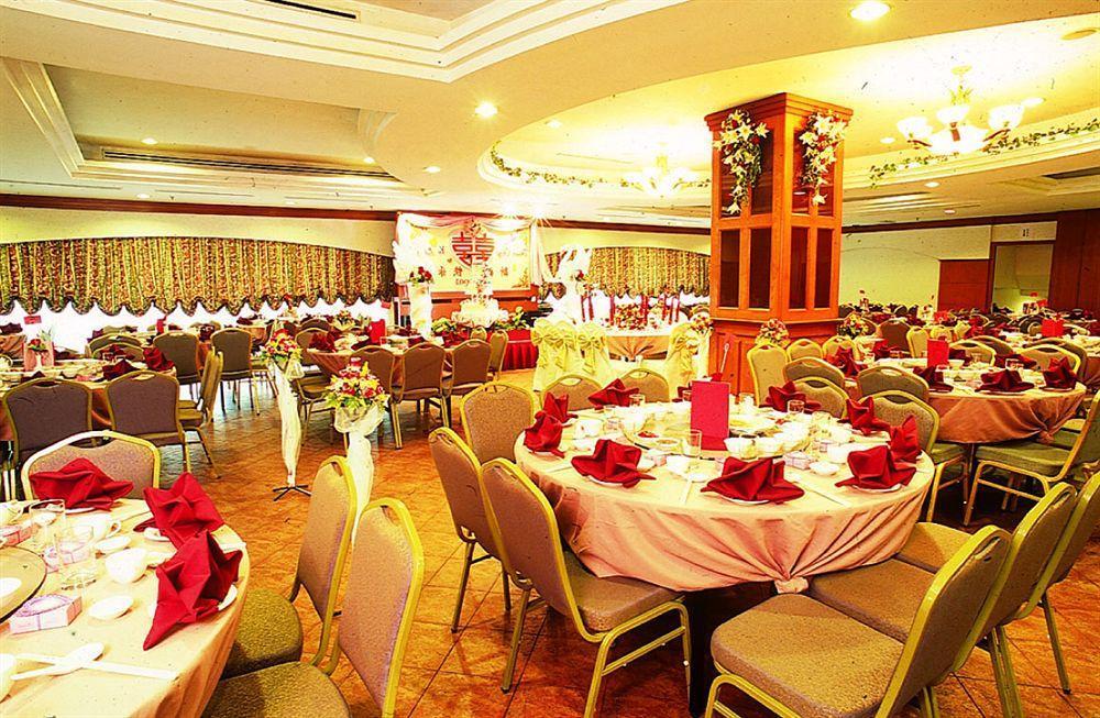 Orkid Hotel Melaka Екстериор снимка