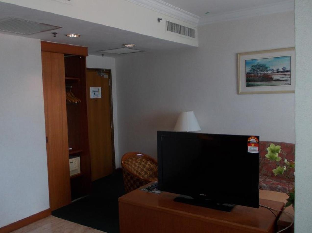Orkid Hotel Melaka Екстериор снимка