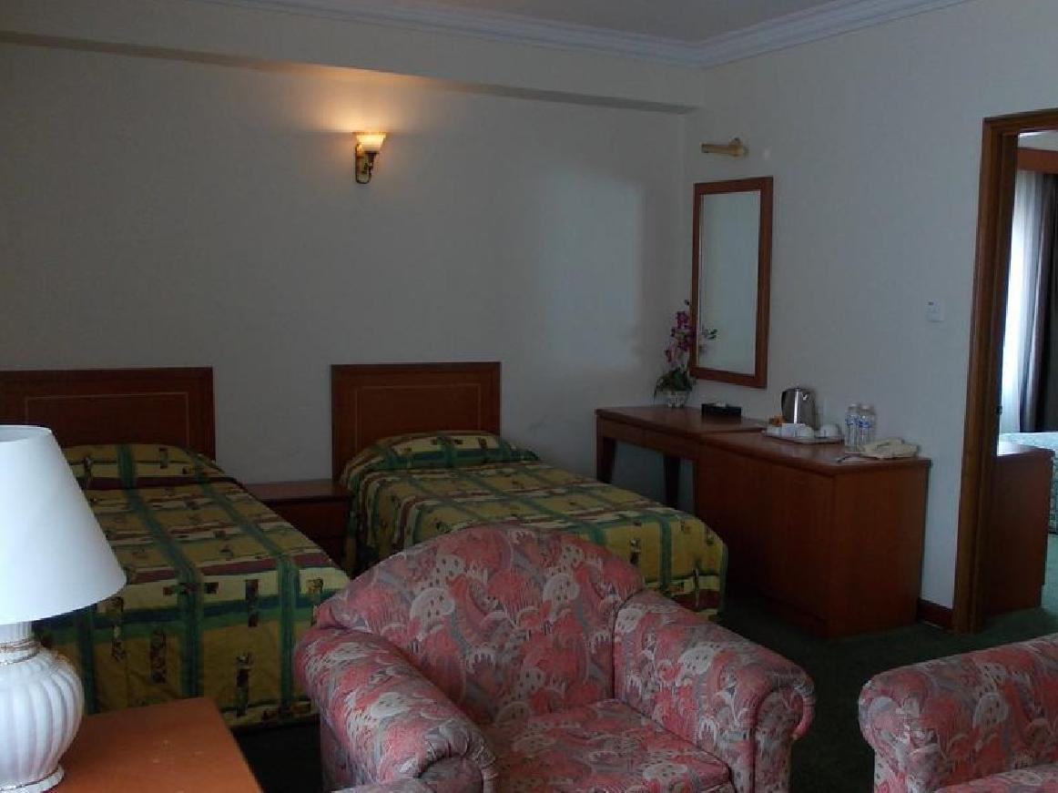 Orkid Hotel Melaka Екстериор снимка