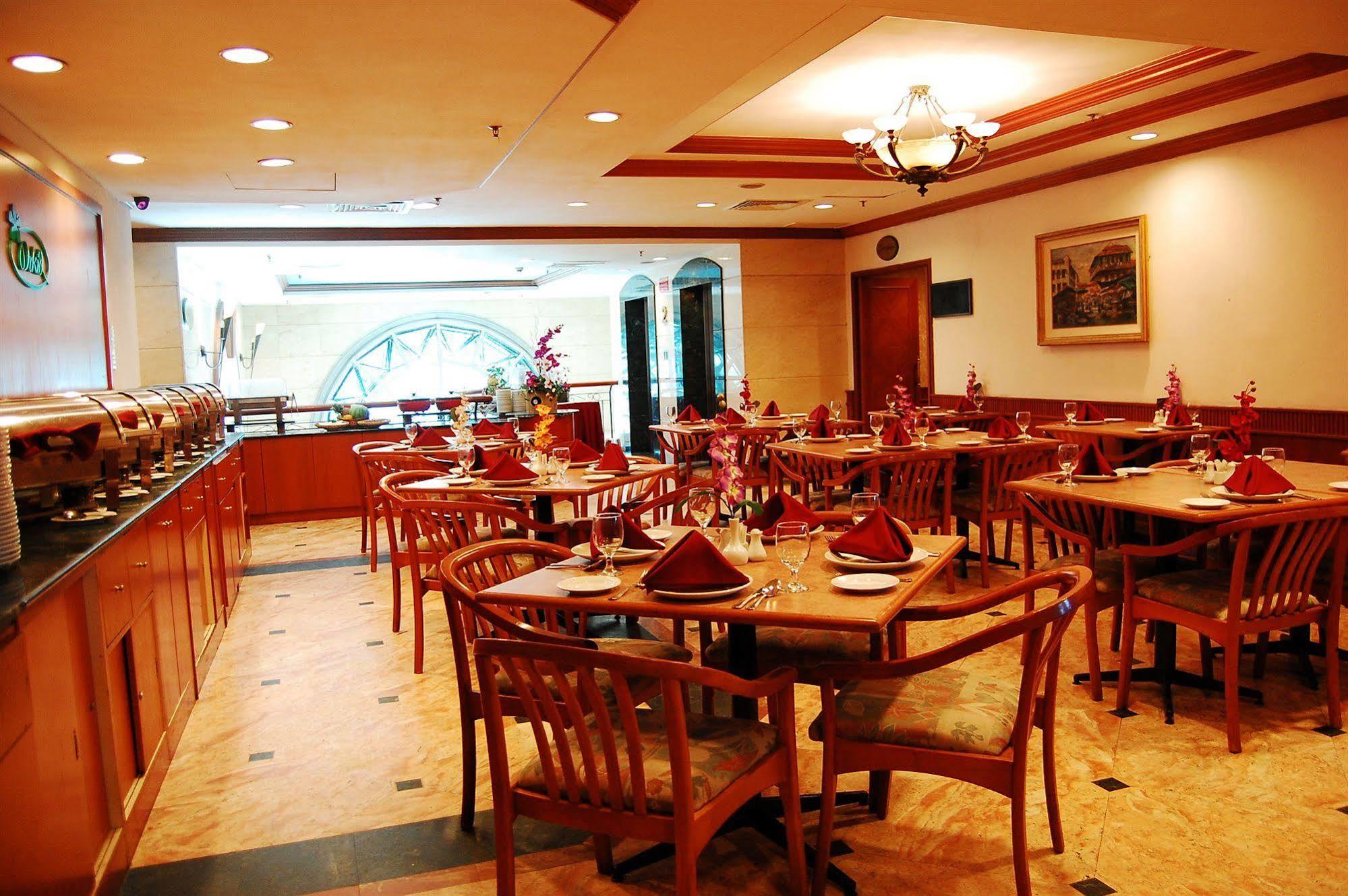 Orkid Hotel Melaka Екстериор снимка