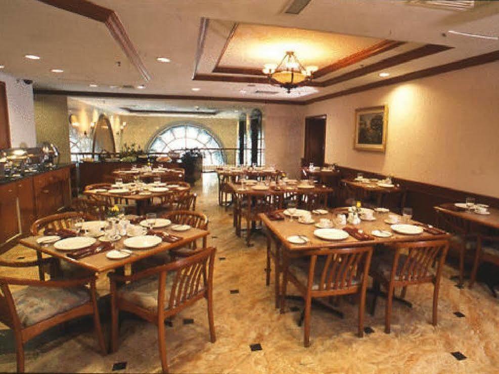 Orkid Hotel Melaka Екстериор снимка